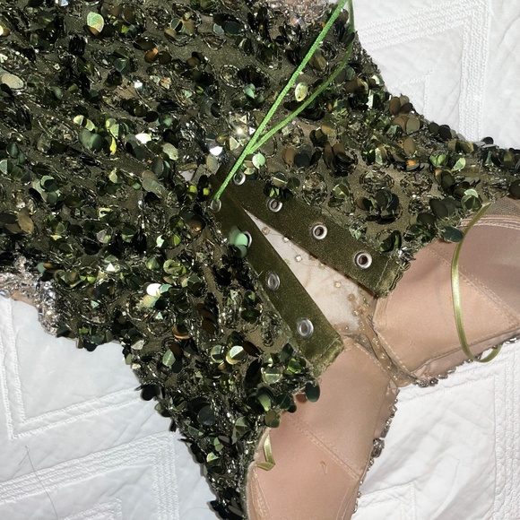 Custom beaded dress - Picture 3 of 7